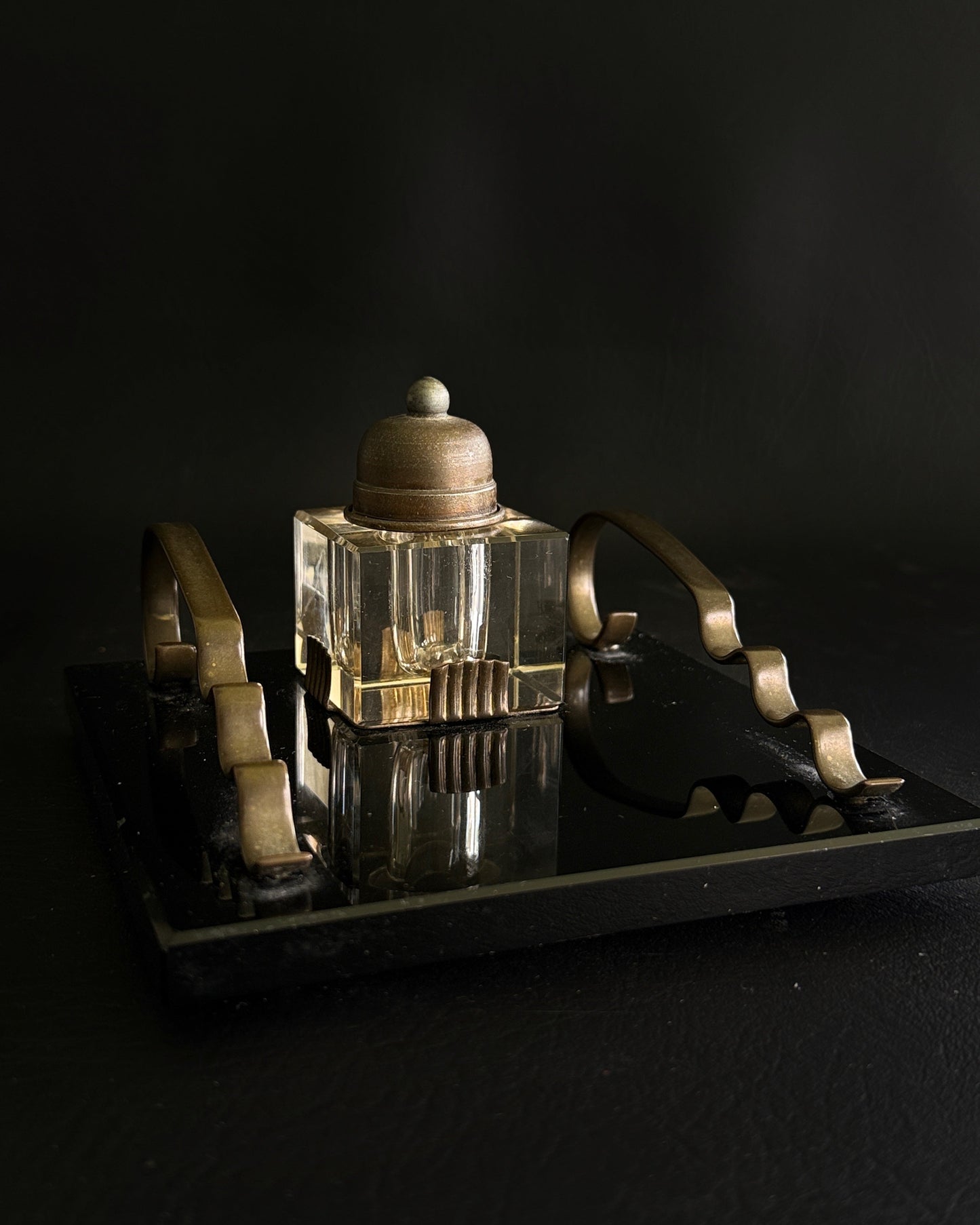 Marble base inkwell with pen rests